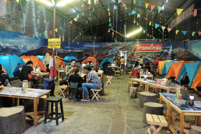 Cafe dengan Suasana Puncak Gunung yang Unik di Travelmie