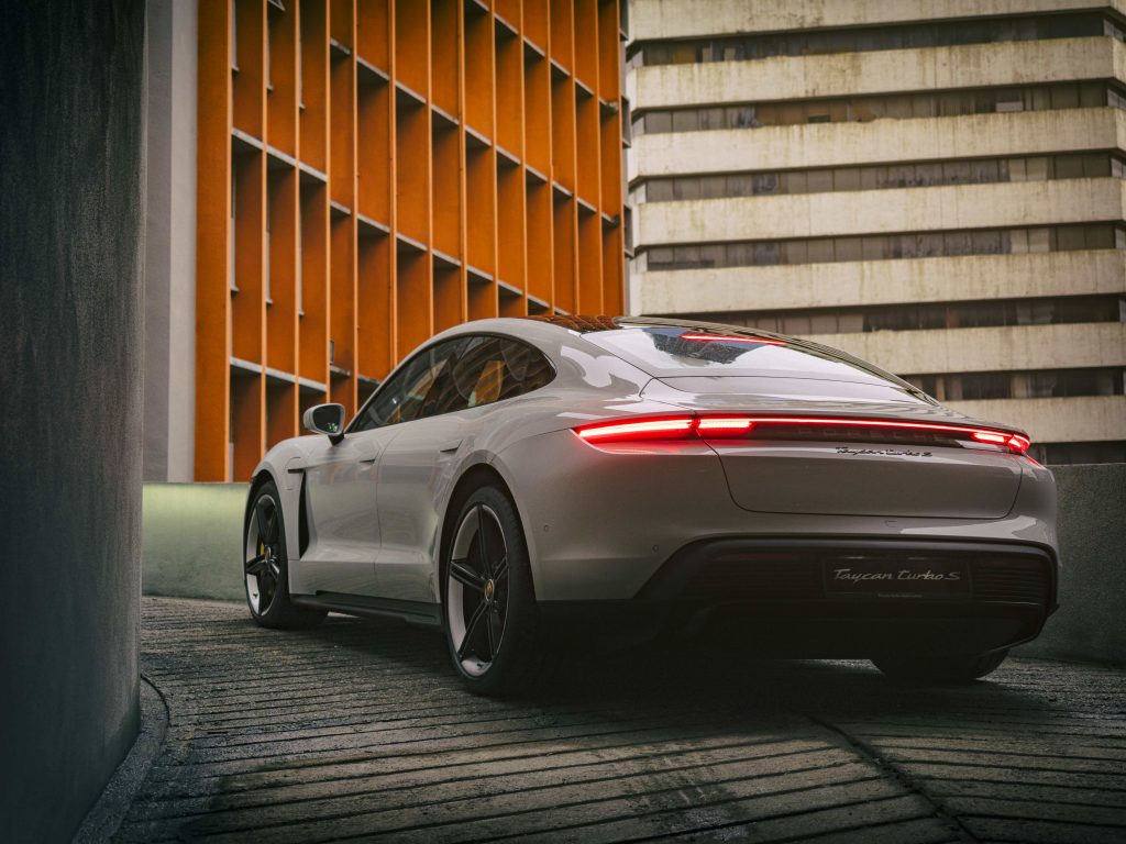 Filosofi Tata Kelola Desain Evolusioner dan Mengapa Reka Bentuk Porsche Berjaya Mempertahankan Identitas Klasik Melintasi Generasi