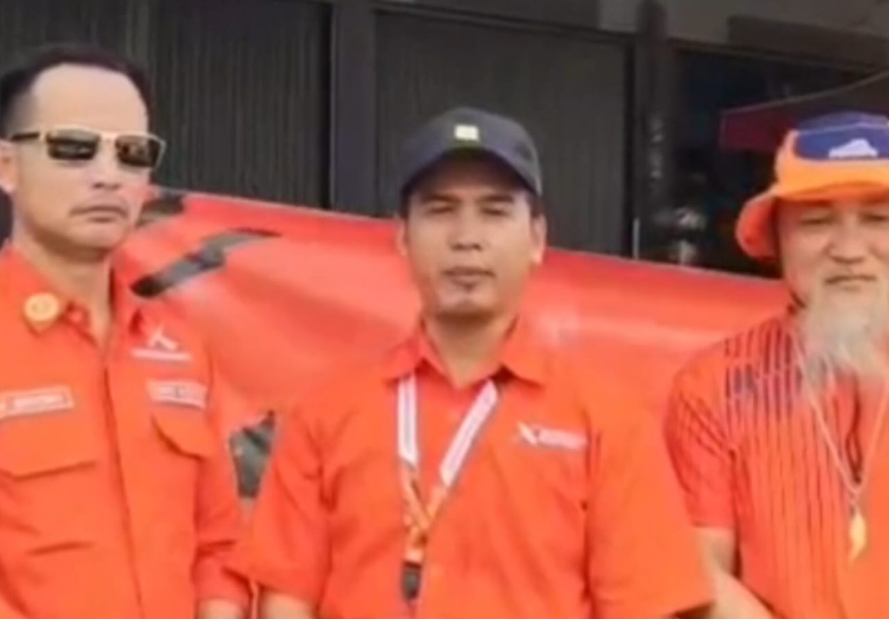 DPD Gerakan Rakyat Kotim Bagikan Takjil, Dekatkan Diri dengan Masyarakat