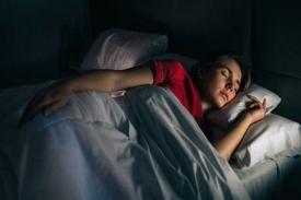 Manfaat Tidur di Kamar yang Gelap Bagi Kesehatan Tubuh